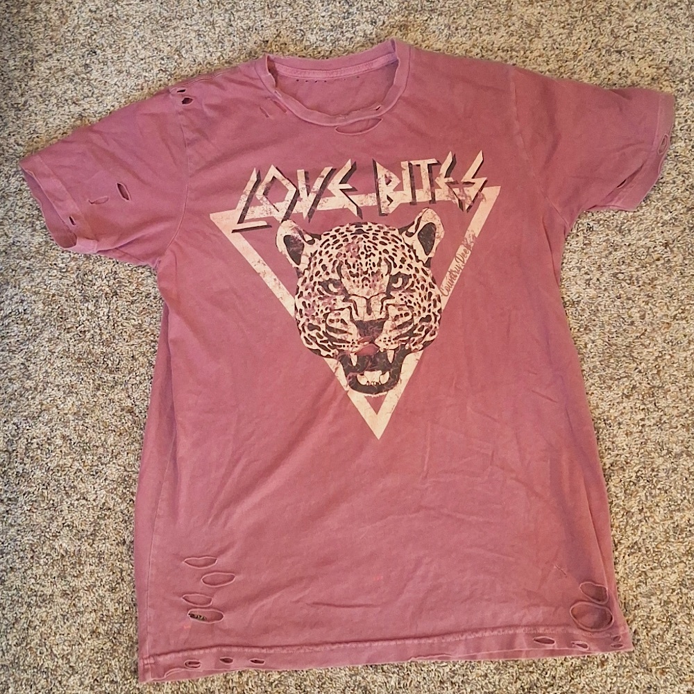 LOVE BITES t-shirt sz Med/LG.